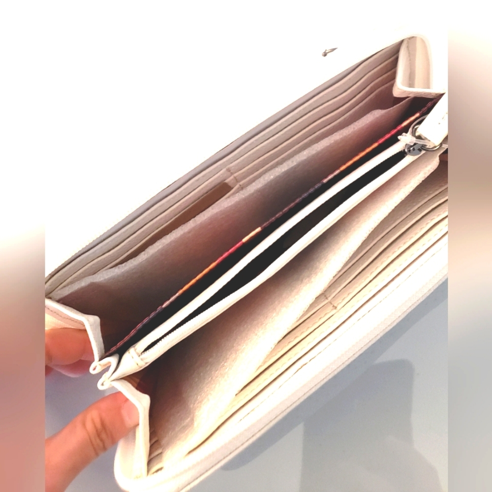 Leather Wallet - Picture 6 of 9